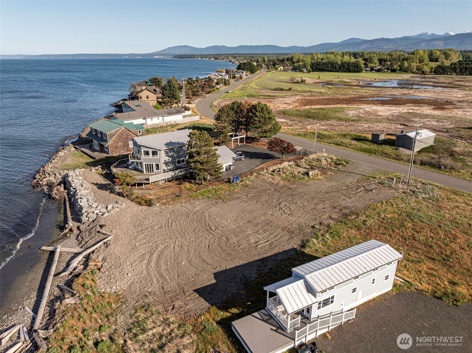 381 3 Crabs Road Sequim, WA 98382 - Photo 4 of 39