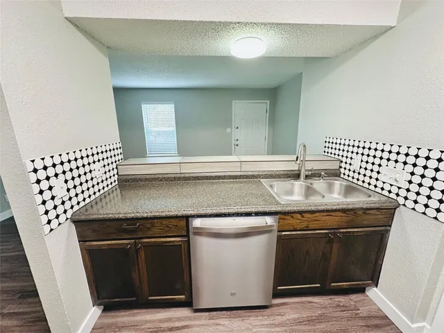 $829,900 | 1314 Southport Drive, Austin, TX 78704