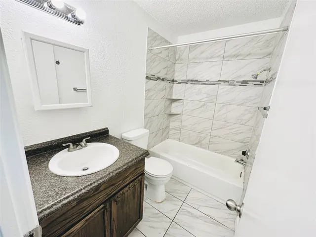 $829,900 | 1314 Southport Drive, Austin, TX 78704