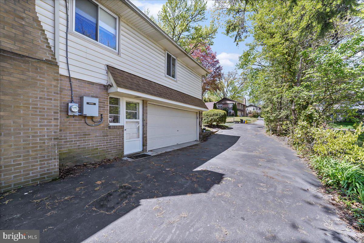 275 Barwynne Road Wynnewood, PA 19096 - Photo 34 of 39