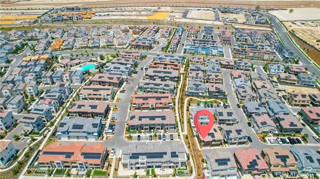 a view of a yard in front of the house