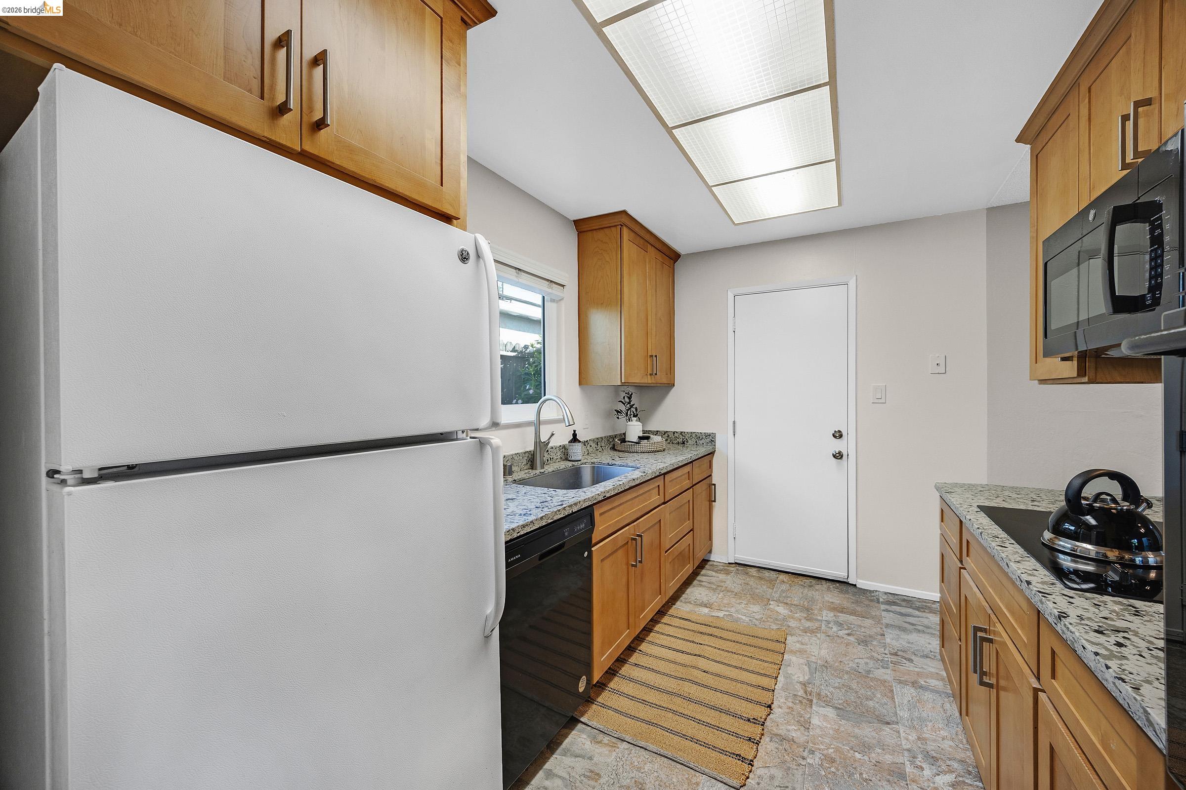970 Kittery Way Pinole, CA 94564 - Photo 9 of 63