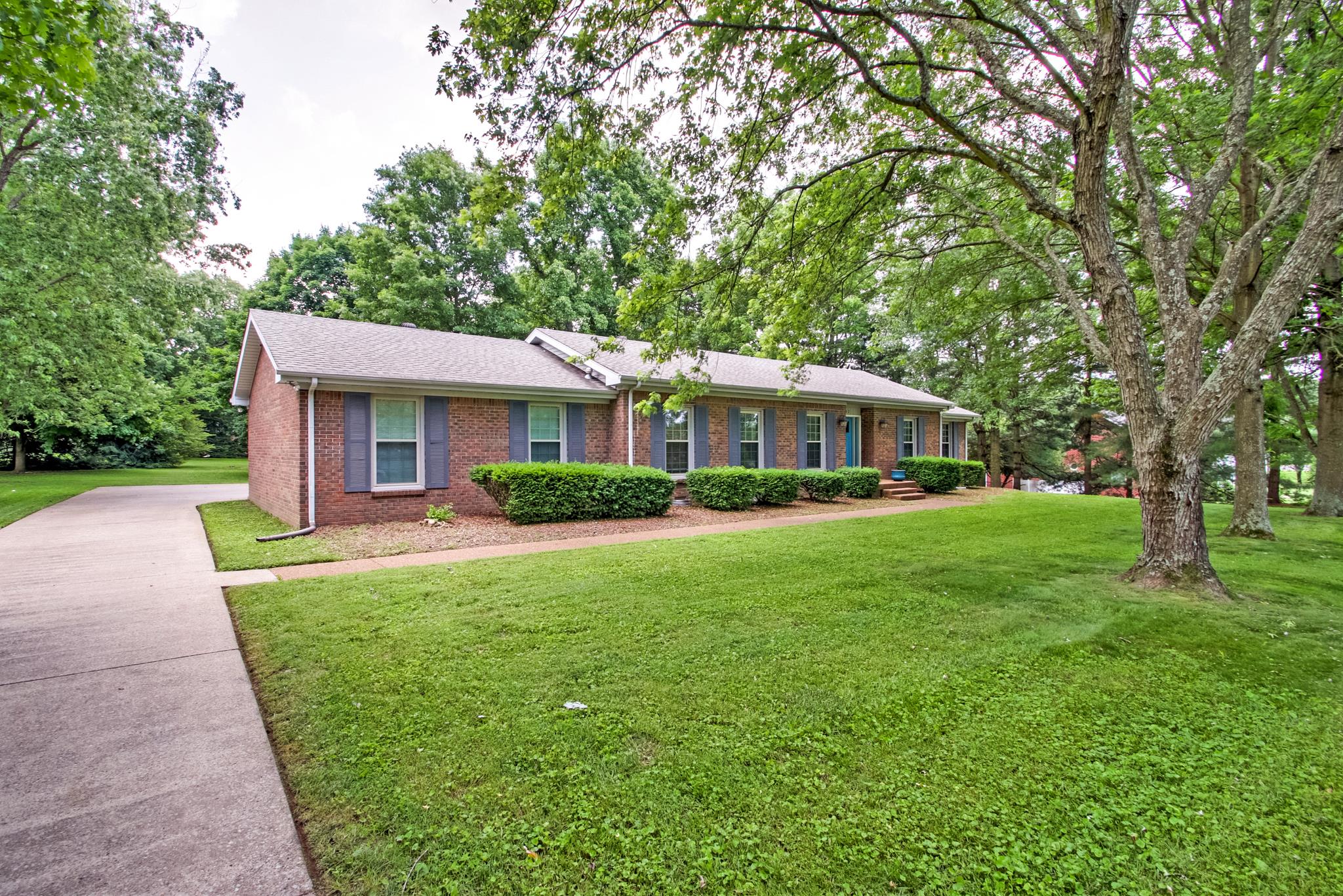 102 Breckenridge Road Franklin, TN 37067 - Photo 4 of 27 Gallery Image 4