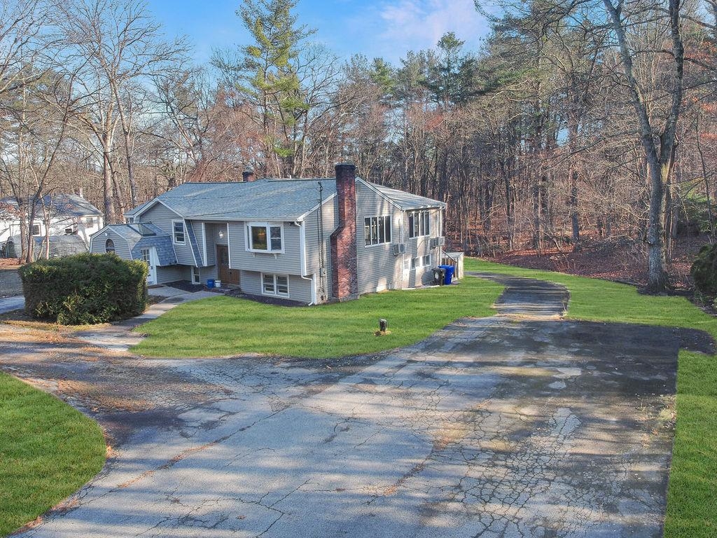 8 Cheney Drive Hudson, NH 03051 - Photo 2 of 57