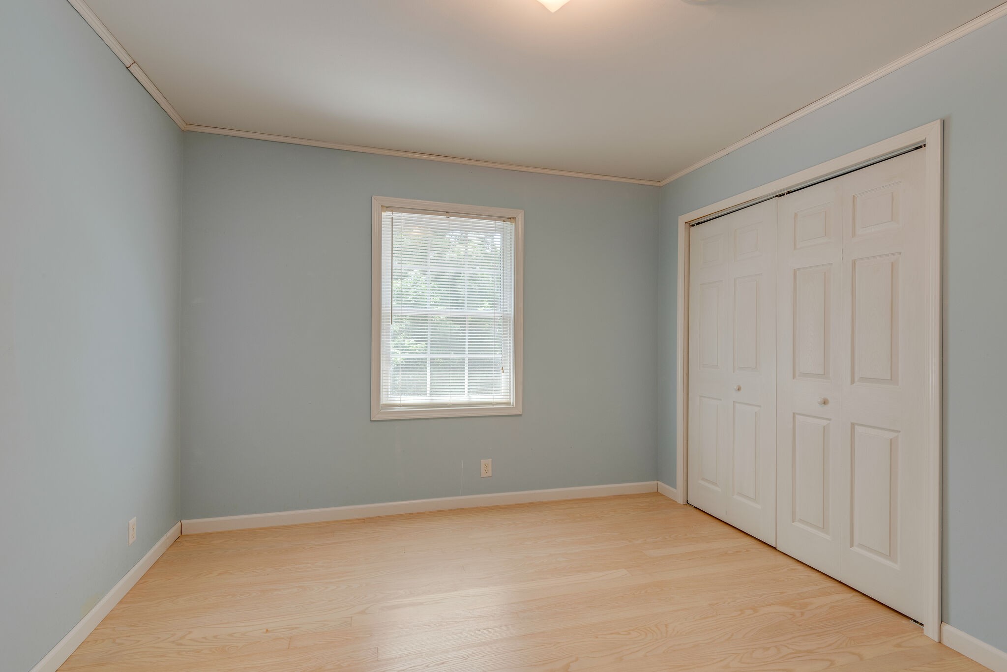 1803 East Piney Road Dickson, TN 37055 - Photo 23 of 46 an empty room with a window