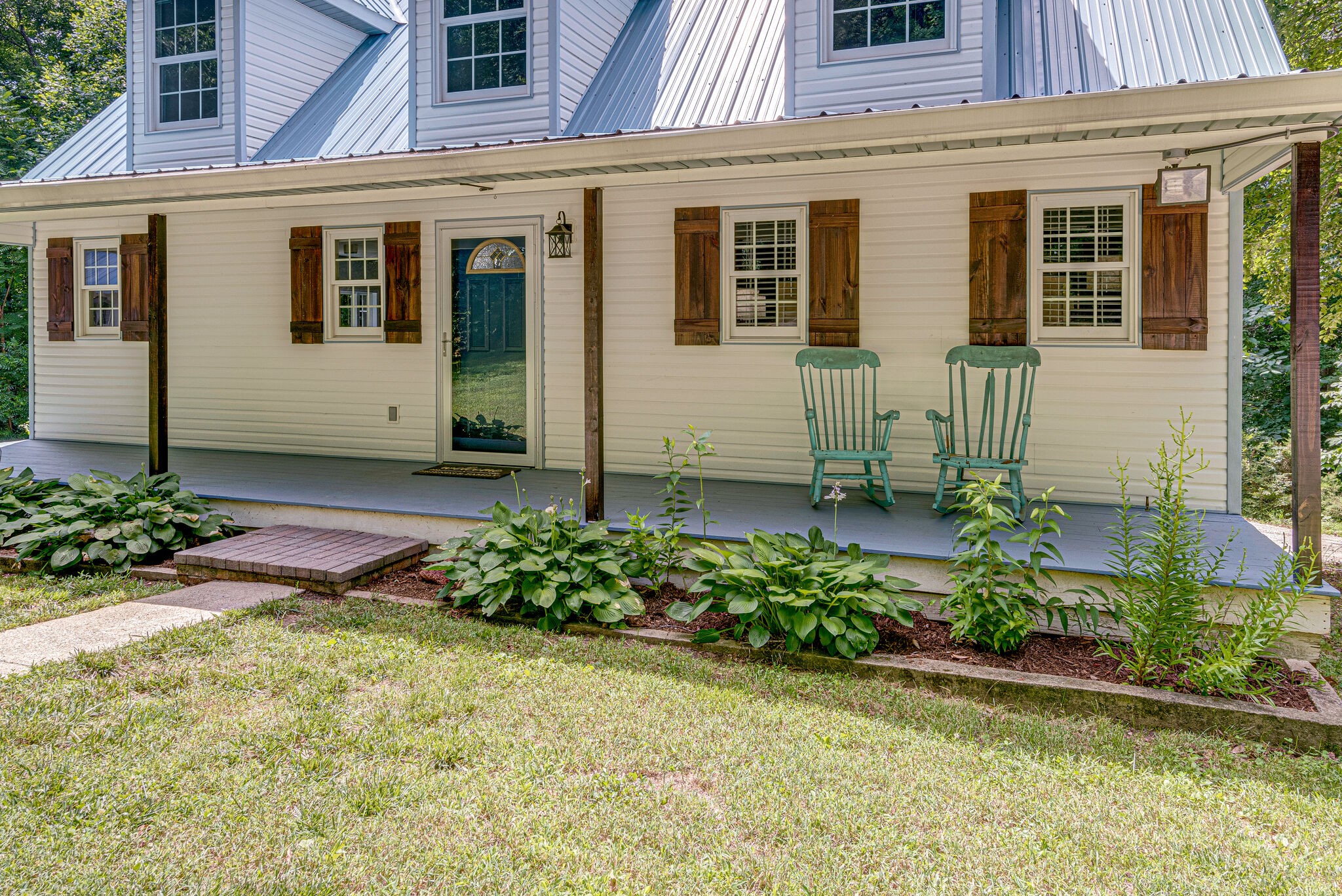 1803 East Piney Road Dickson, TN 37055 - Photo 7 of 46 front view of a house