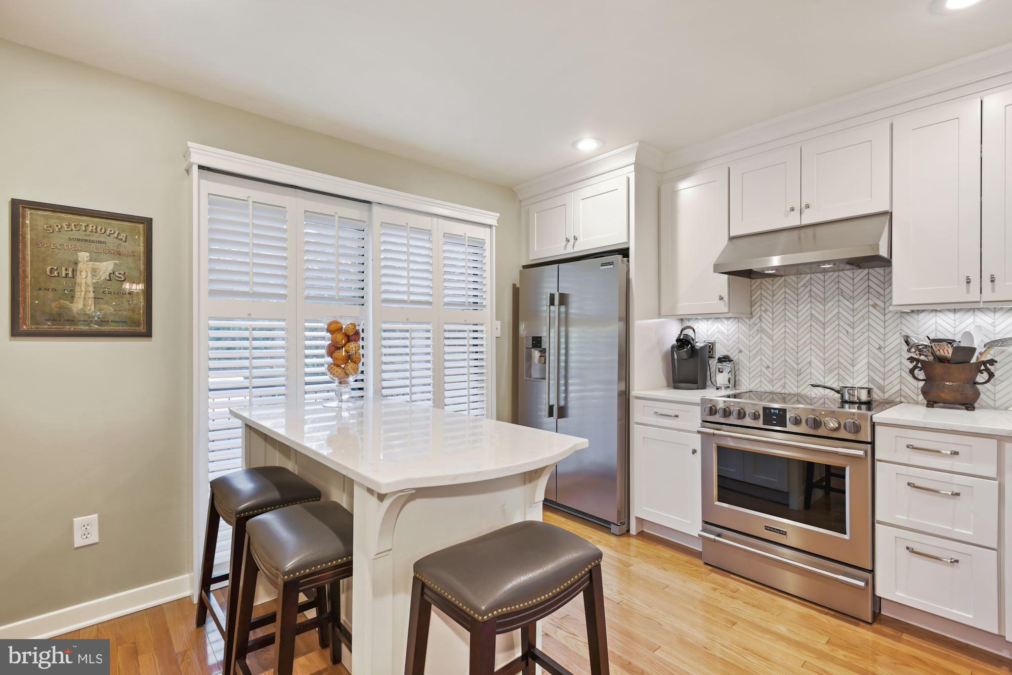 12027 Insha Court Reston, VA 20191 - Photo 4 of 27