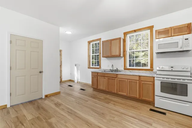 $299,000 | 613 Highway 118, Canaan, NH 03741