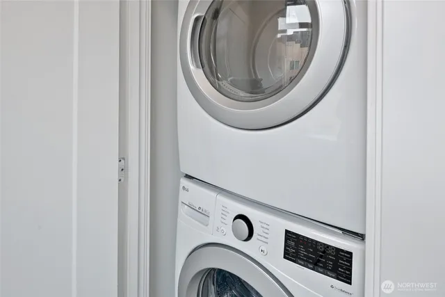 a close up view of washer and dryer