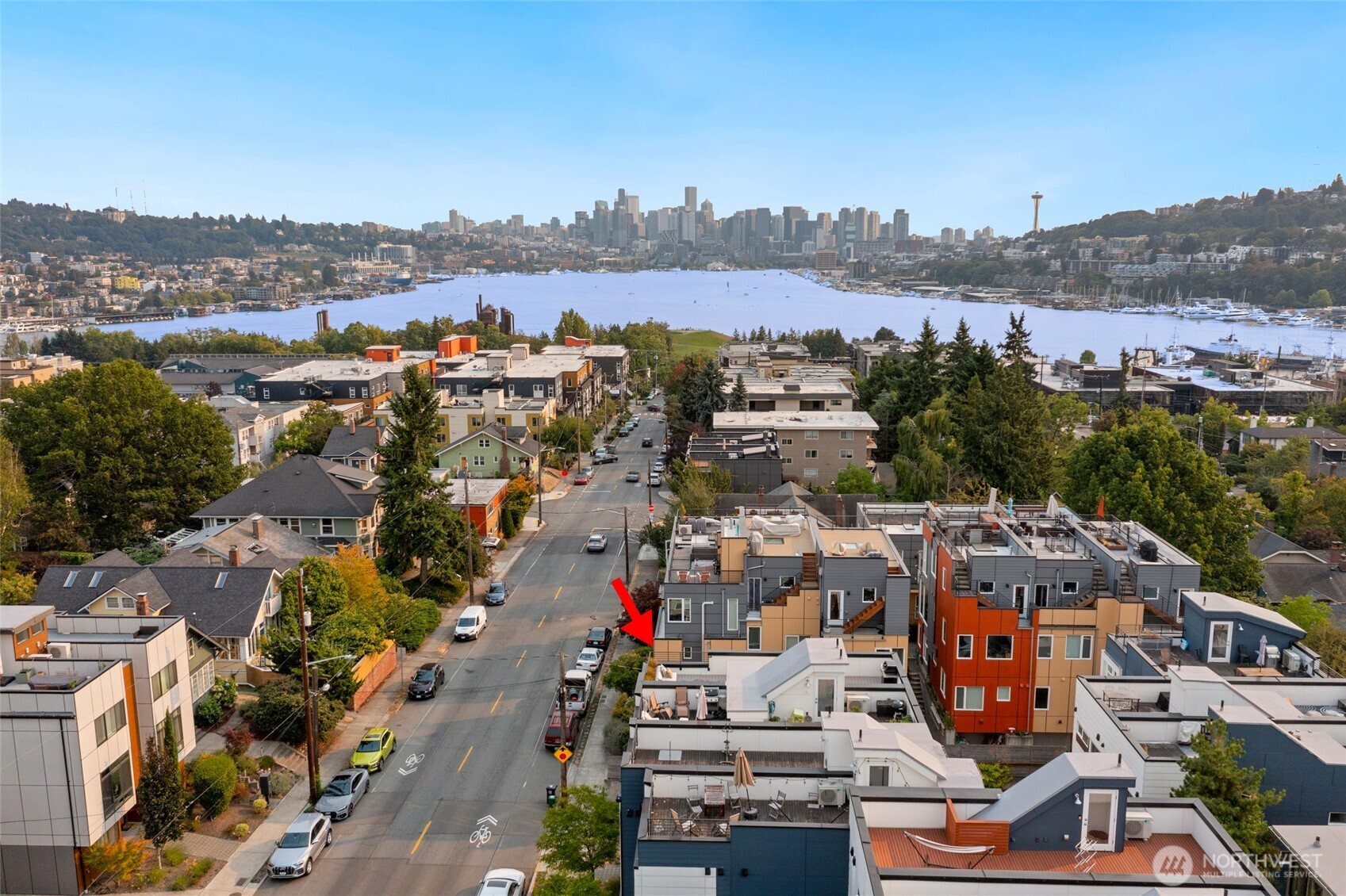 3531 Wallingford Avenue North Seattle, WA 98103 - Photo 2 of 33 a view of city and mountain