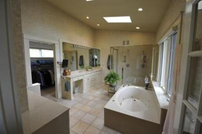 118 Irvine Road Lexington, KY 40502 - Photo 34 of 39 View of the master bathroom with two sid