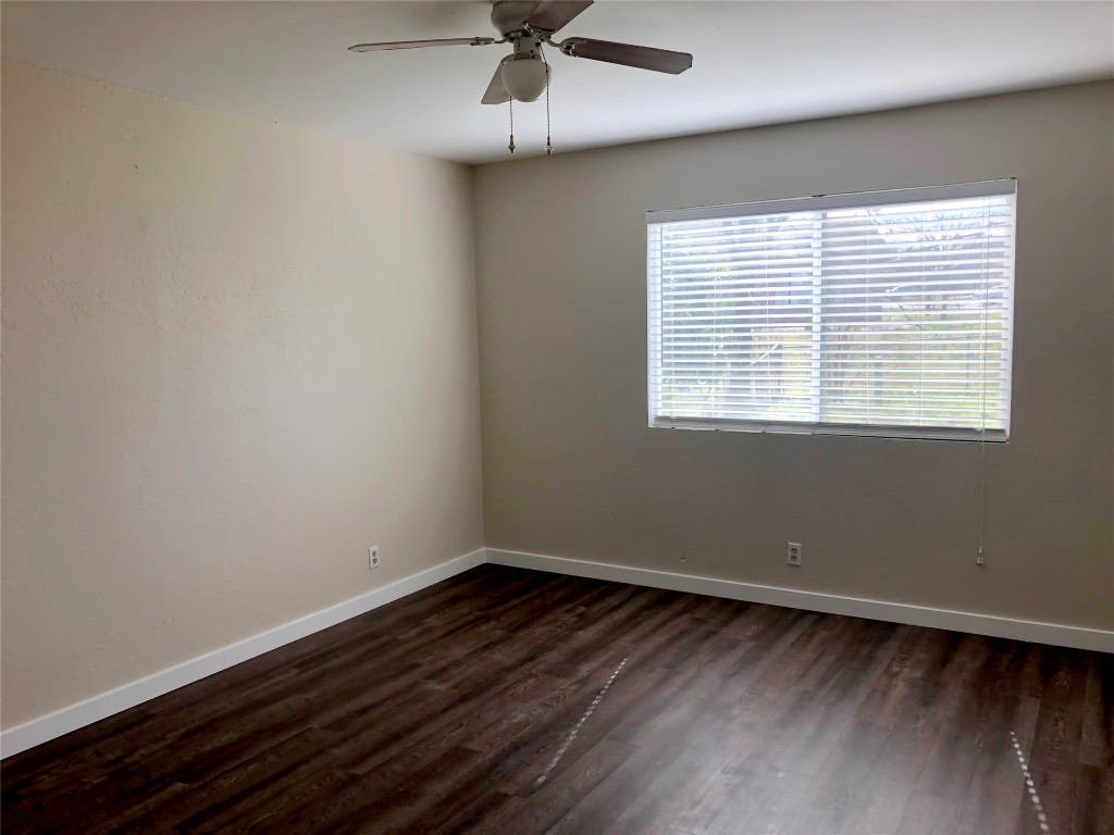 1915 Magazine Street Austin, TX 78727 - Photo 14 of 18 an empty room with a window
