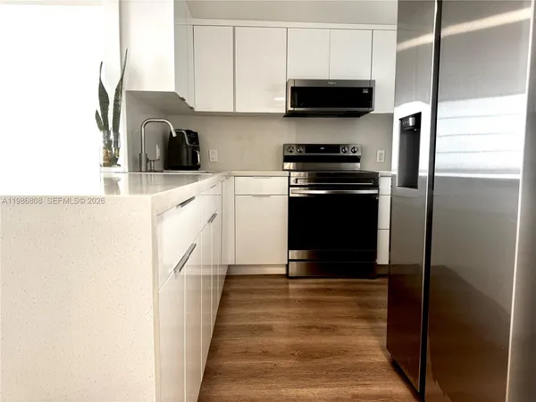 $309,999 | 2150 Sans Souci Boulevard, Unit A909, North Miami, FL 33181