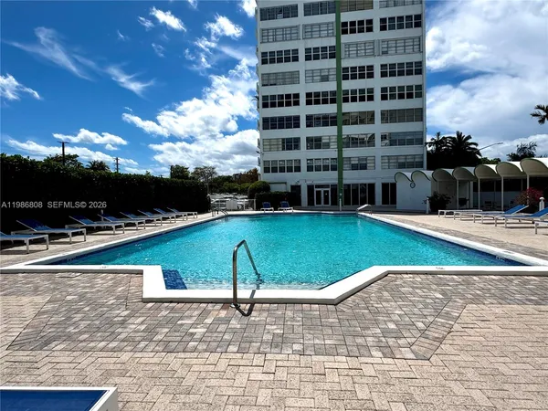 $309,999 | 2150 Sans Souci Boulevard, Unit A909, North Miami, FL 33181
