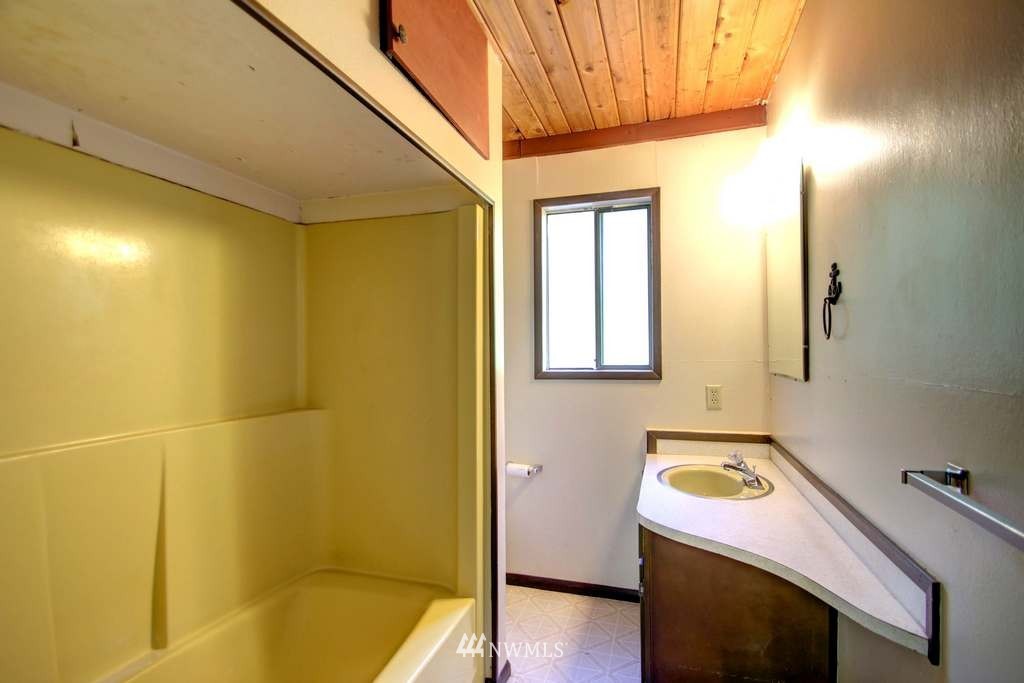 12040 Pinnacle Road Deming, WA 98244 - Photo 10 of 25 Gallery Image 10