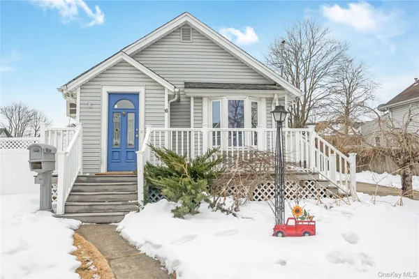 $599,000 | 6 Dean Street, Farmingdale, NY 11735