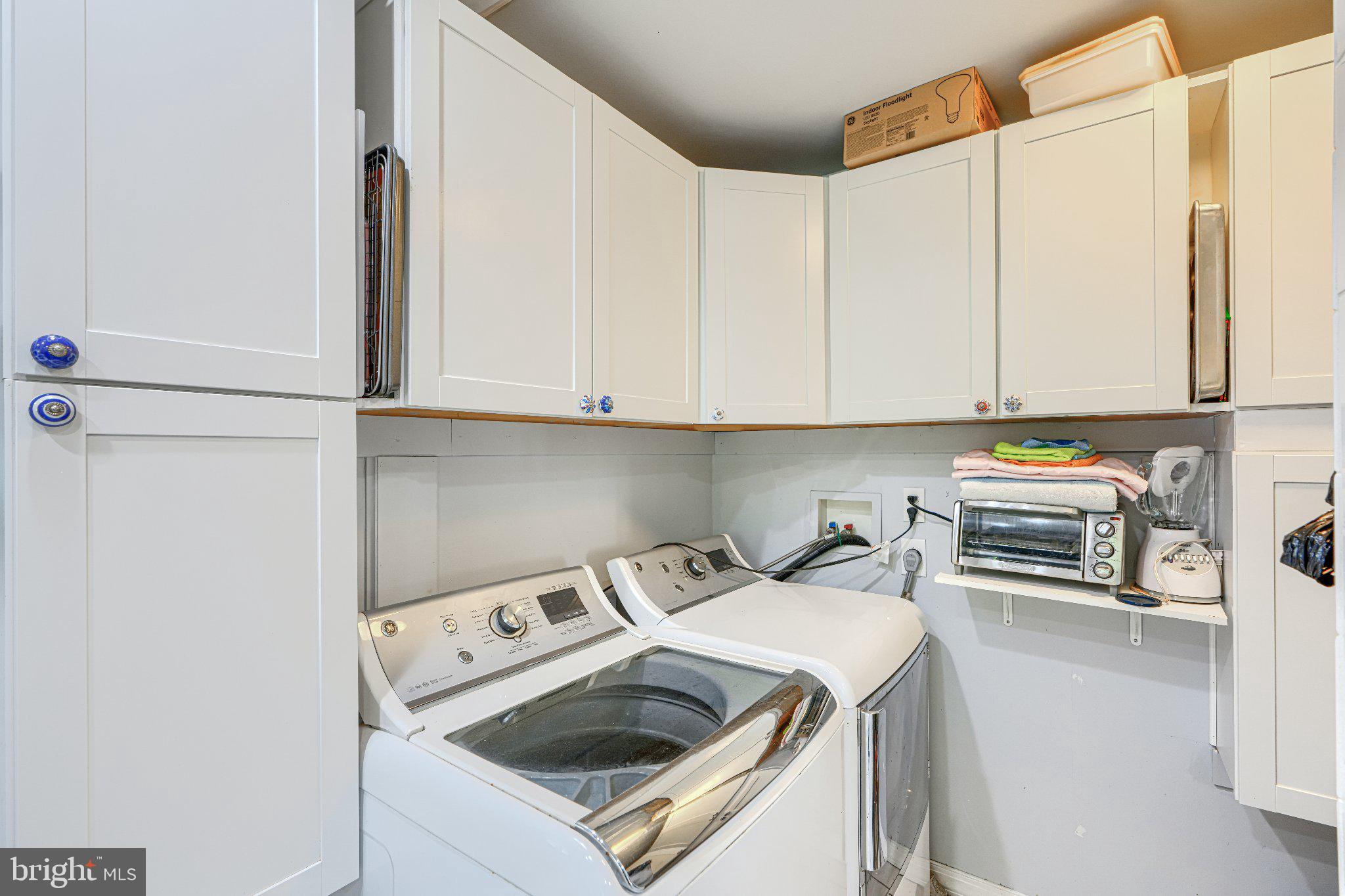 1234 St Andrews Way Baltimore, MD 21239 - Photo 28 of 38 a utility room with dryer and washer