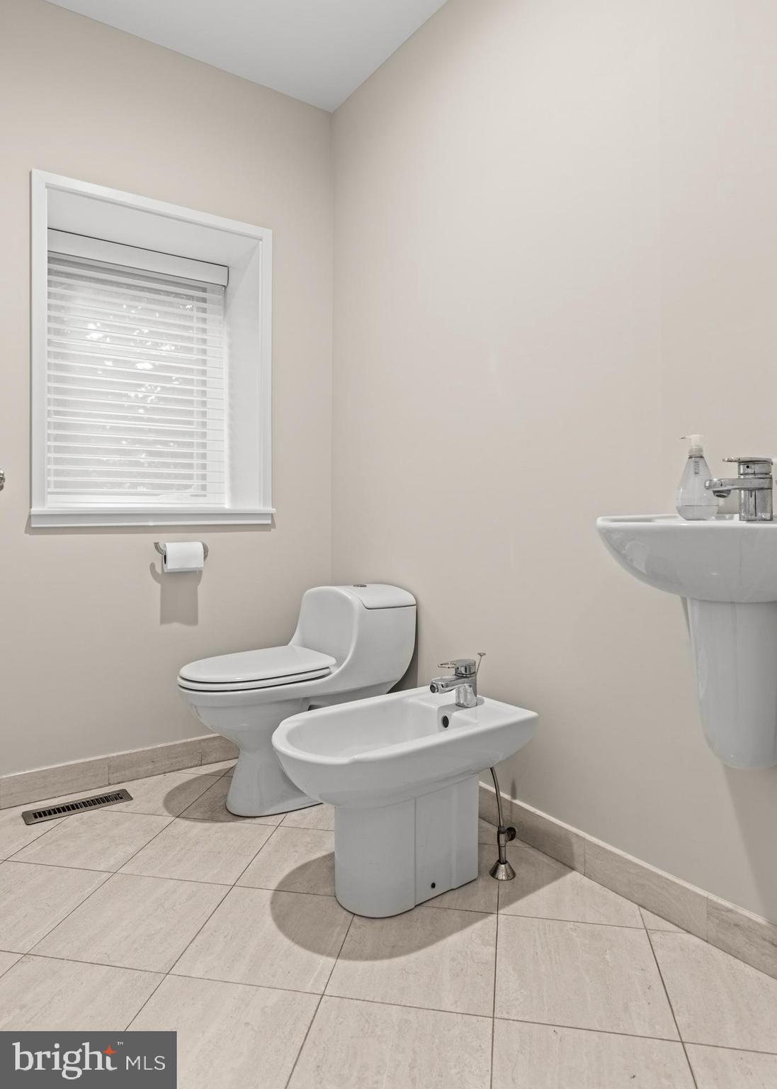 1200 Ridgewood Road Bryn Mawr, PA 19010 - Photo 24 of 66