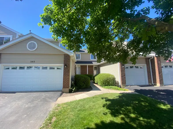 $2,350 | 165 Winchester Drive, Unit 165, Streamwood, IL 60107