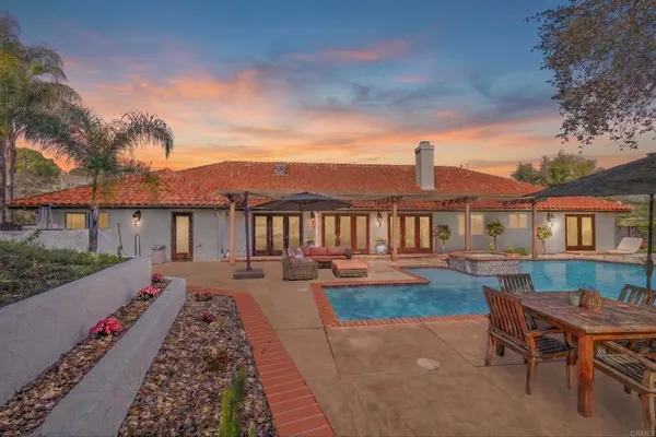 $1,465,000 | 707 Live Oak Park Road South, Fallbrook, CA 92028