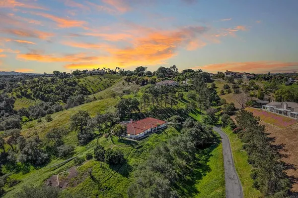$1,465,000 | 707 Live Oak Park Road South, Fallbrook, CA 92028