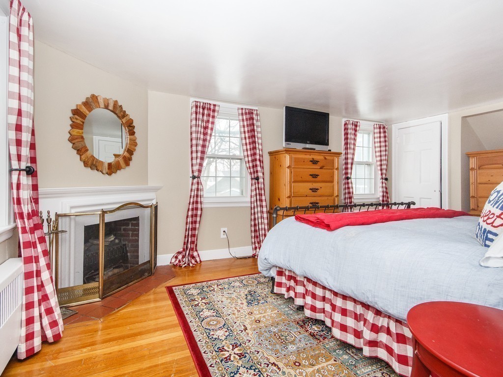 125 Loring Road Winthrop, MA 02152 - Photo 16 of 23 Gallery Image 16