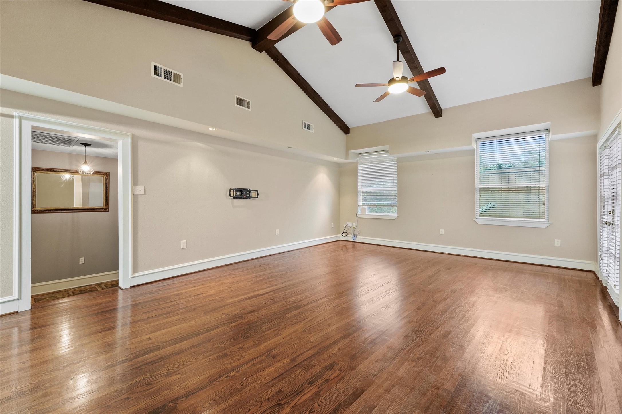 6733 Sylvan Road Houston, TX 77023 - Photo 18 of 26 Look at this den! have your family gatherings, movie nights and holidays in this space.