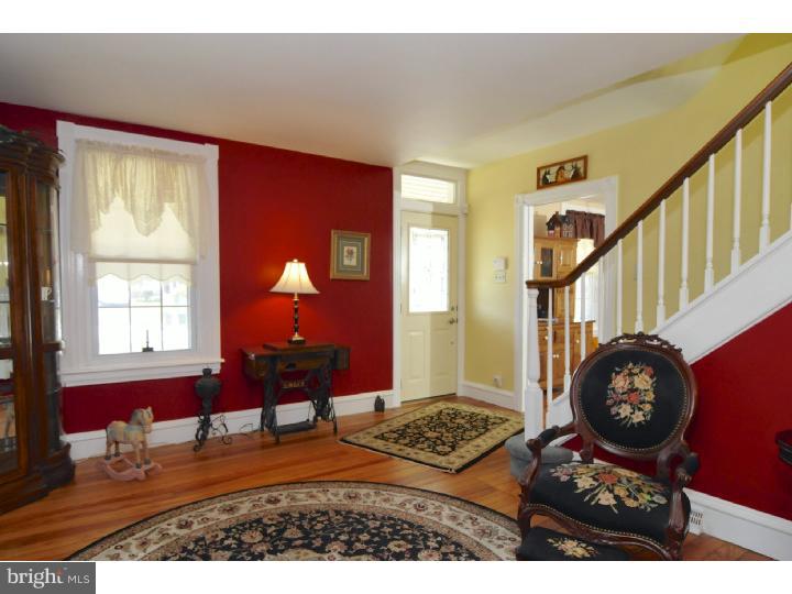 400 Sandy Bank Road Media, PA 19063 - Photo 13 of 25 Living Room