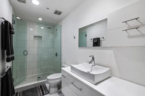 $385,000 | 2601 South Broadmoor Drive, Unit 24, Palm Springs, CA 92264