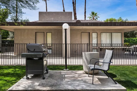 $385,000 | 2601 South Broadmoor Drive, Unit 24, Palm Springs, CA 92264