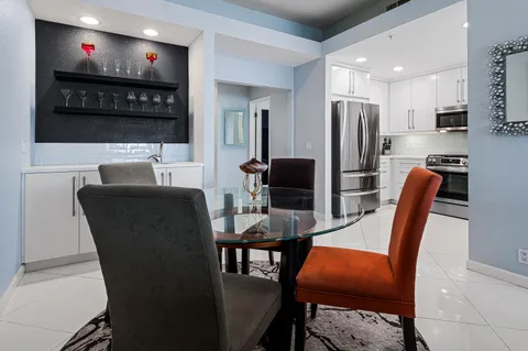 $385,000 | 2601 South Broadmoor Drive, Unit 24, Palm Springs, CA 92264