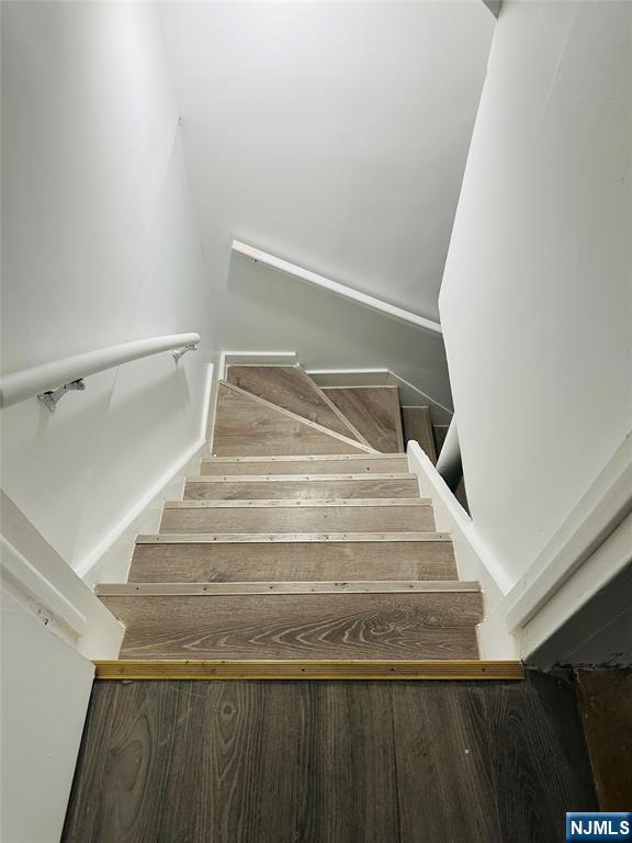 1041 Hunterdon Street Newark, NJ 07112 - Photo 17 of 25 a view of entryway