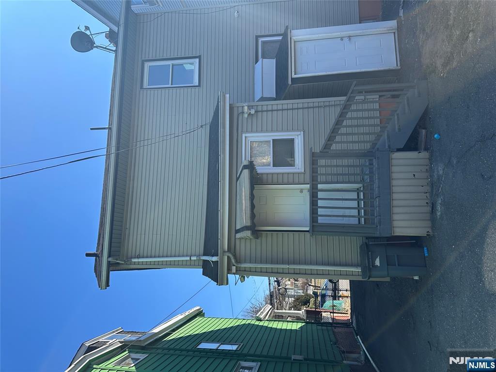 1041 Hunterdon Street Newark, NJ 07112 - Photo 24 of 25