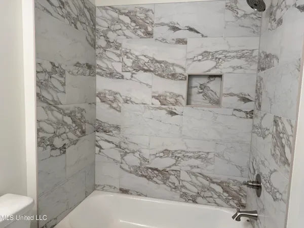 $332,900 | 6588 Boxley Pointe, Unit POINTE, Walls, MS 38680