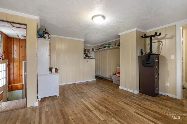 $450,000 | 409 1st Street East, Hansen, ID 83334