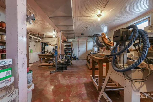 $450,000 | 409 1st Street East, Hansen, ID 83334