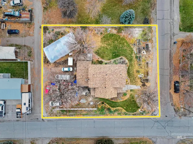 $450,000 | 409 1st Street East, Hansen, ID 83334