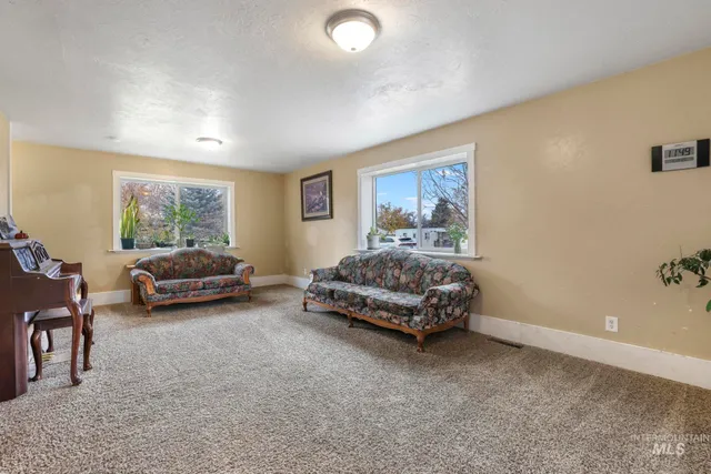 $450,000 | 409 1st Street East, Hansen, ID 83334