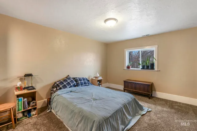 $450,000 | 409 1st Street East, Hansen, ID 83334