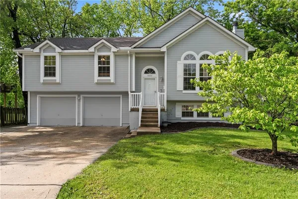 $299,999 | 10007 East 70th Terrace, Raytown, MO 64133