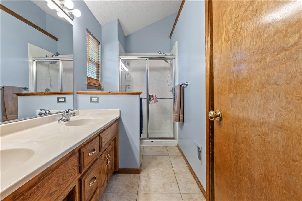 10007 East 70th Terrace Raytown, MO 64133 - Photo 18 of 43