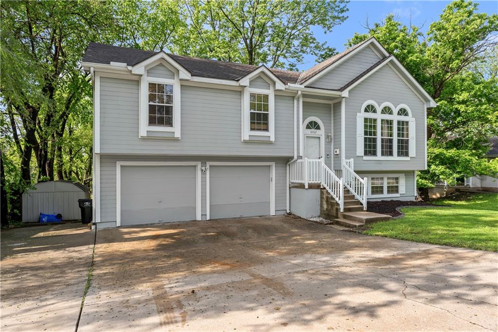 10007 East 70th Terrace Raytown, MO 64133 - Photo 2 of 43