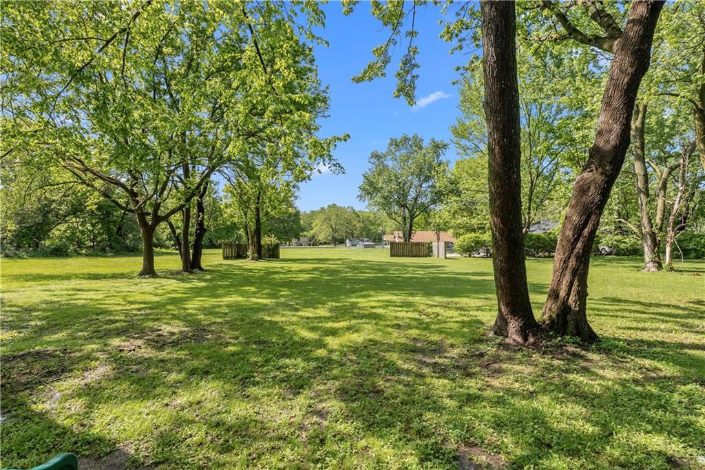 10007 East 70th Terrace Raytown, MO 64133 - Photo 33 of 43