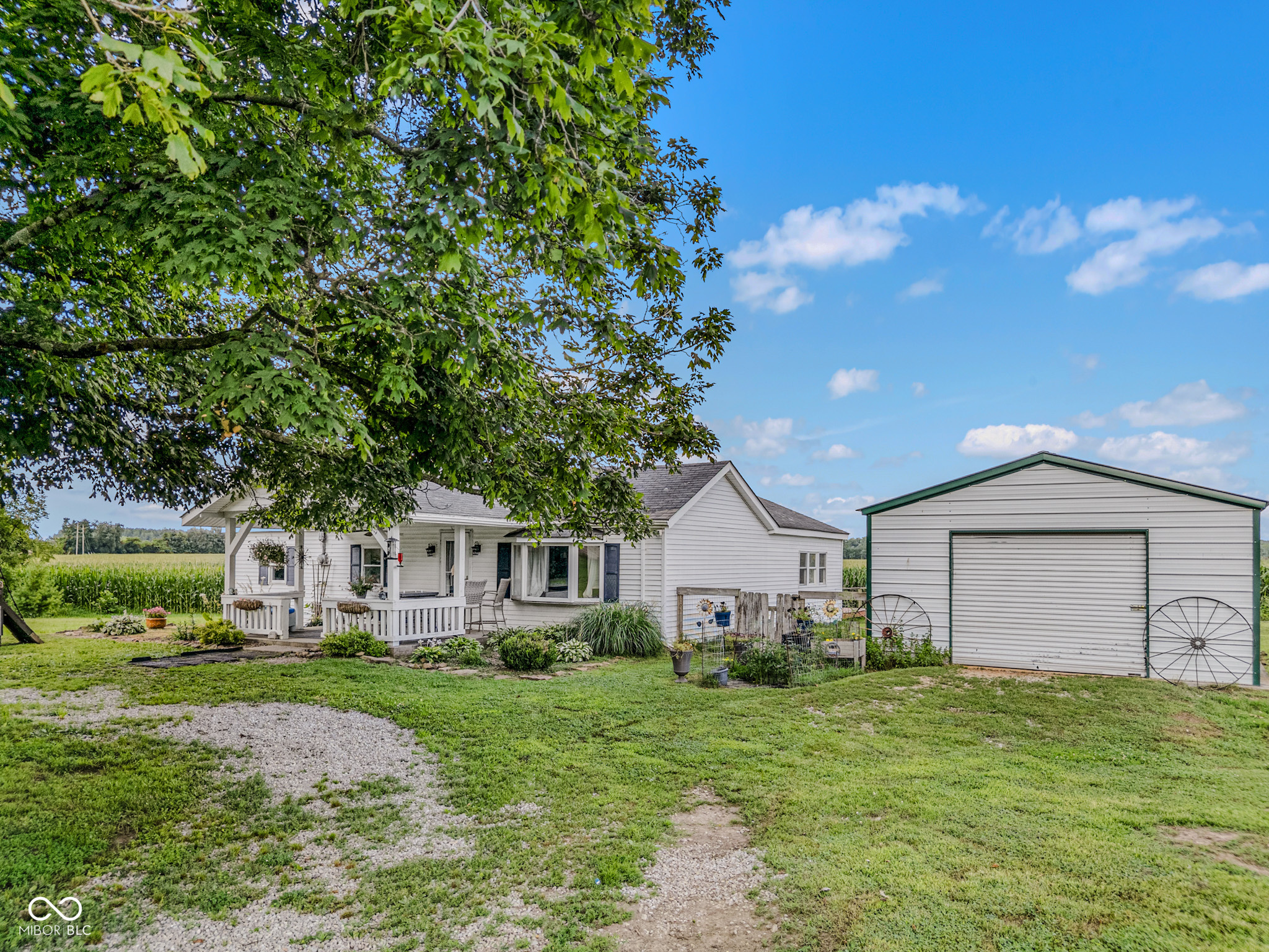 5653 South Jonesville Road Columbus, IN 47201 - Photo 3 of 32
