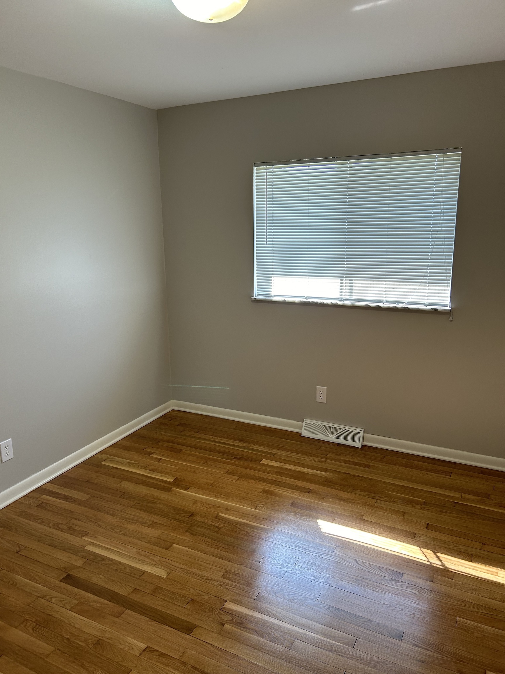 320 Jordan Road Indianapolis, IN 46217 - Photo 13 of 17 Gallery Image 13