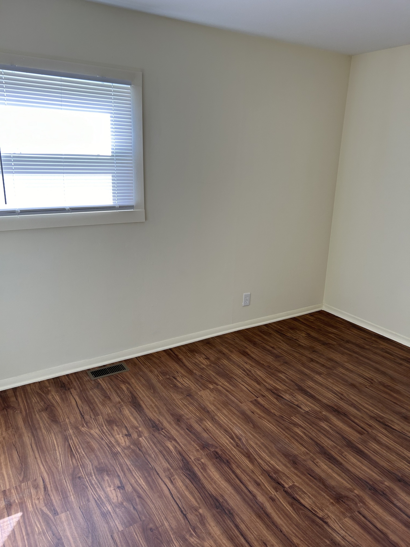 320 Jordan Road Indianapolis, IN 46217 - Photo 15 of 17 Gallery Image 15