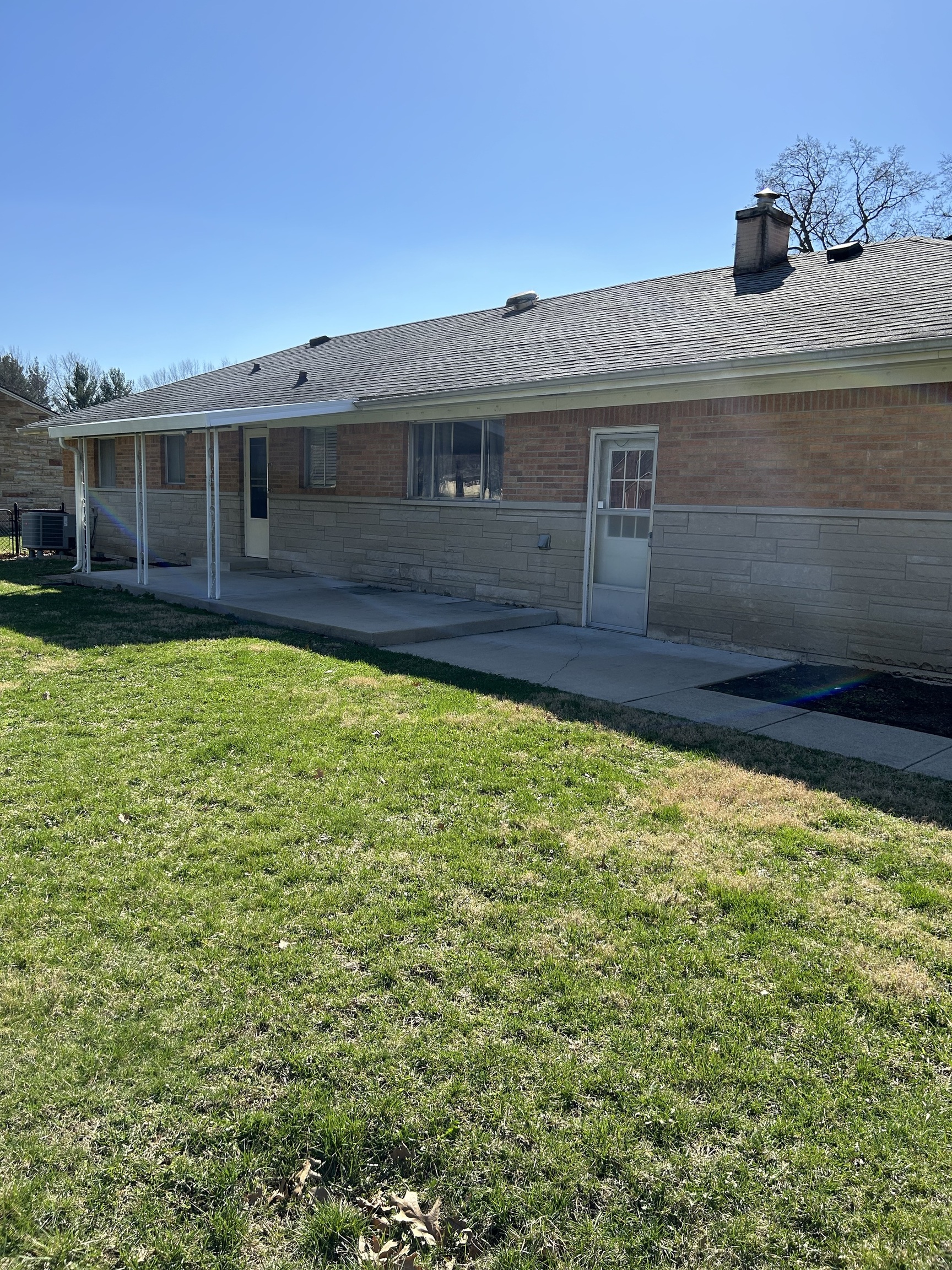 320 Jordan Road Indianapolis, IN 46217 - Photo 3 of 17 Gallery Image 3