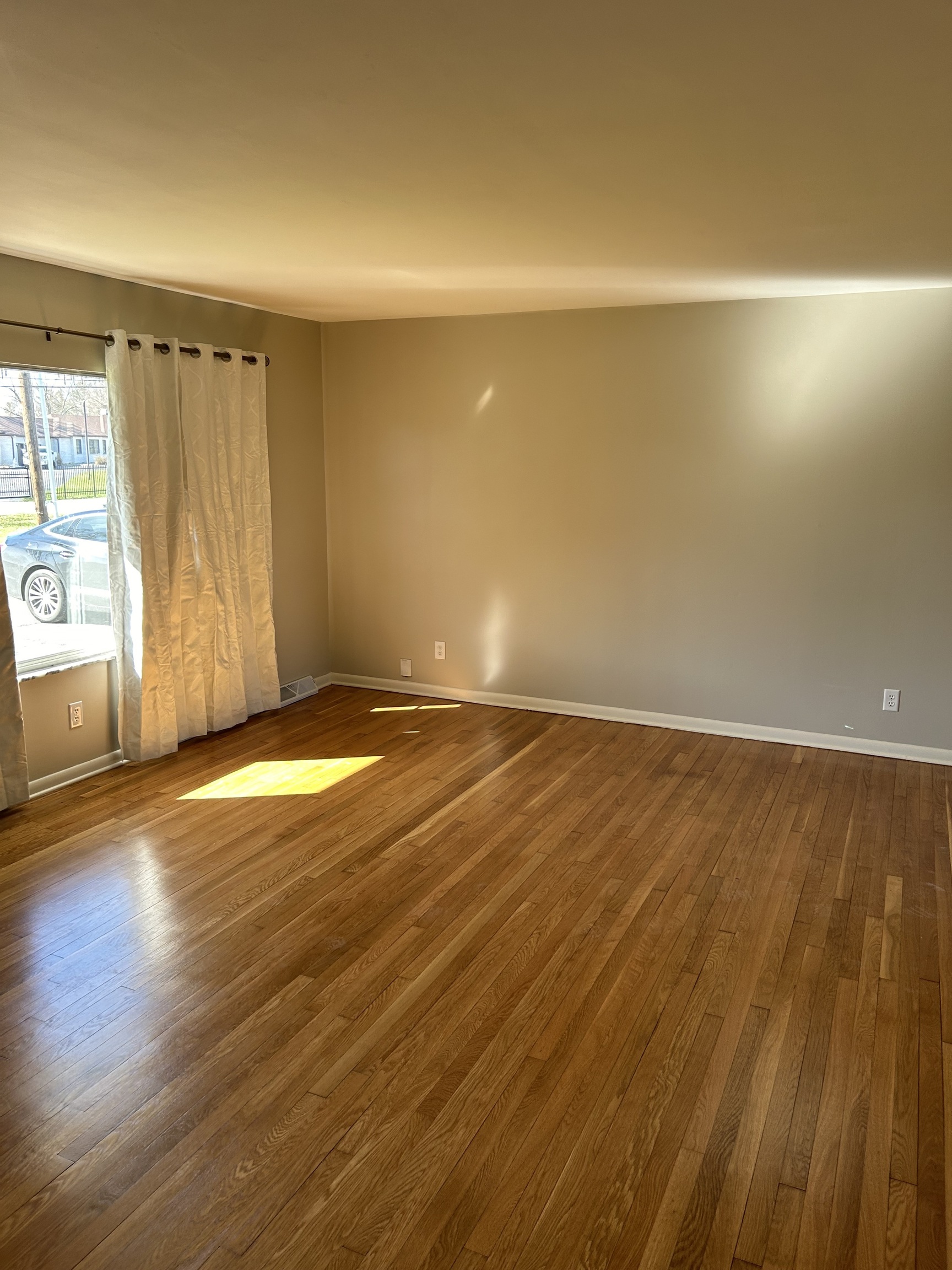 320 Jordan Road Indianapolis, IN 46217 - Photo 7 of 17 Gallery Image 7