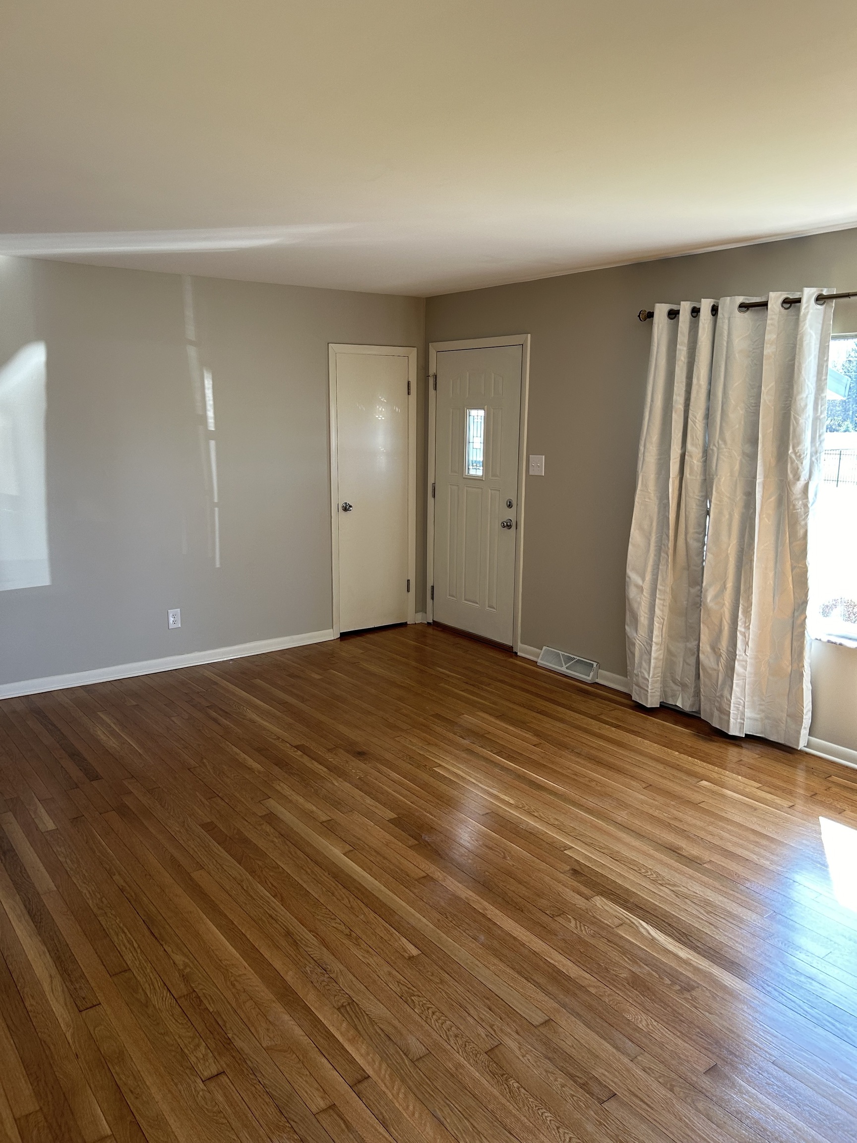 320 Jordan Road Indianapolis, IN 46217 - Photo 8 of 17 Gallery Image 8