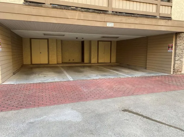 $2,500 | 7640 West Greenway Boulevard, Unit 2C, Dallas, TX 75209